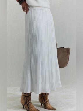 White pleated ruffle skirt lines elastic waist sz 6